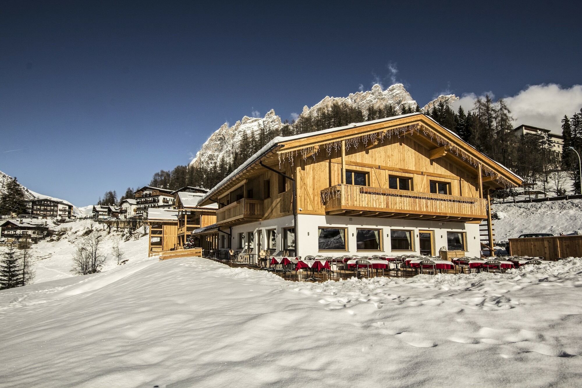 Dolomiti Lodge Alvera Cortina dʼAmpezzo Exterior foto